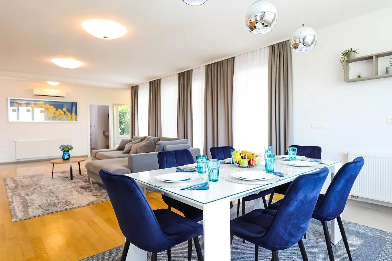 Villa Immortelle With Pool And Sea View Rovanjska Hırvatistan