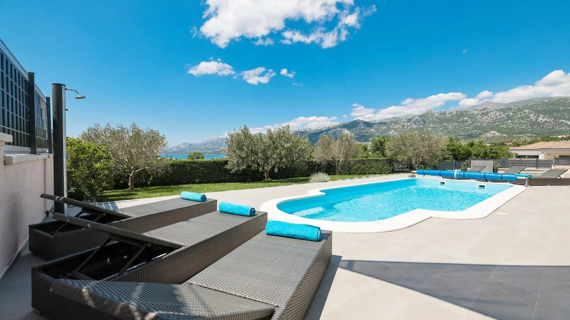 Villa Immortelle With Pool And Sea View Rovanjska