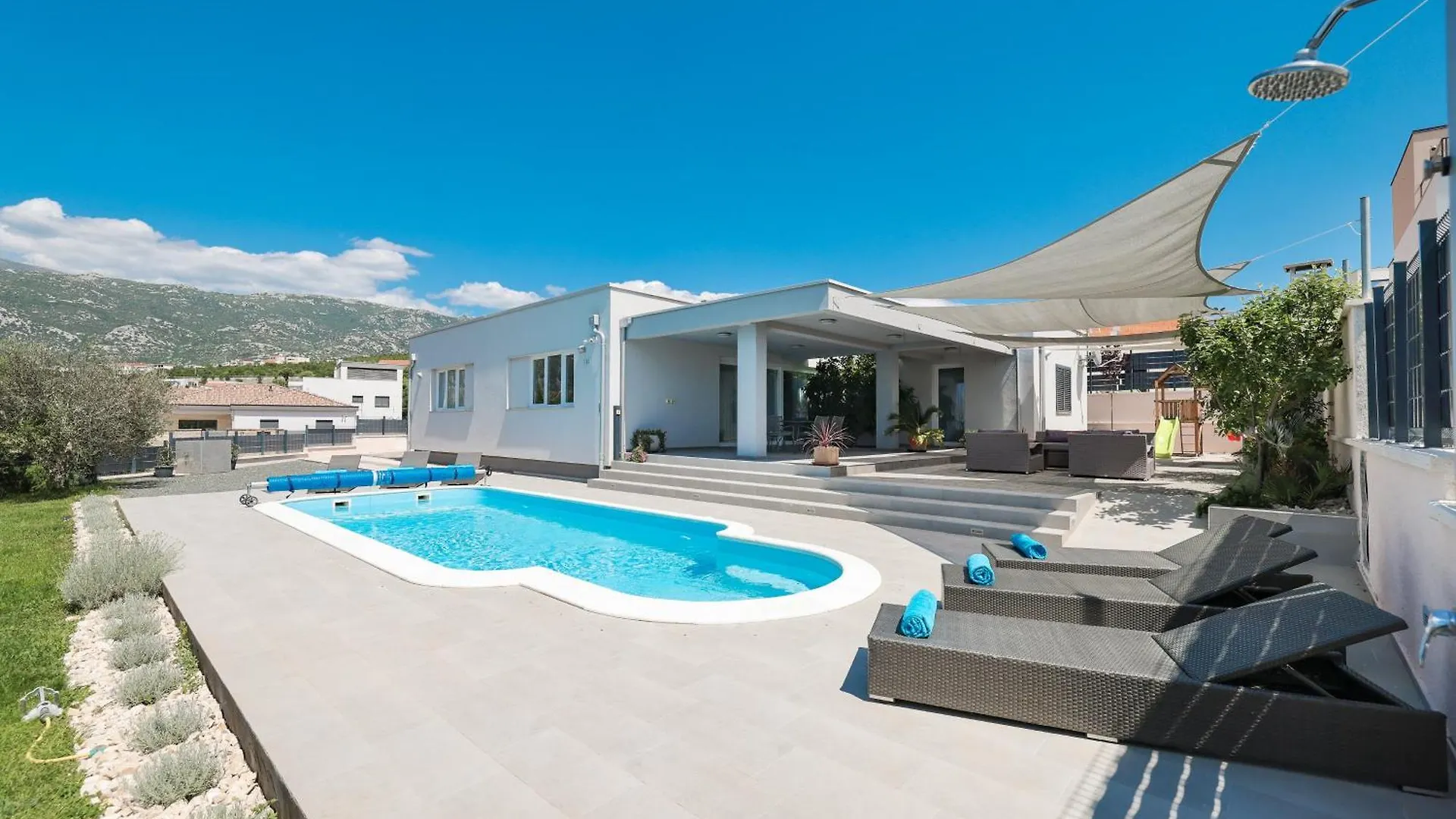 Villa Immortelle With Pool And Sea View Rovanjska