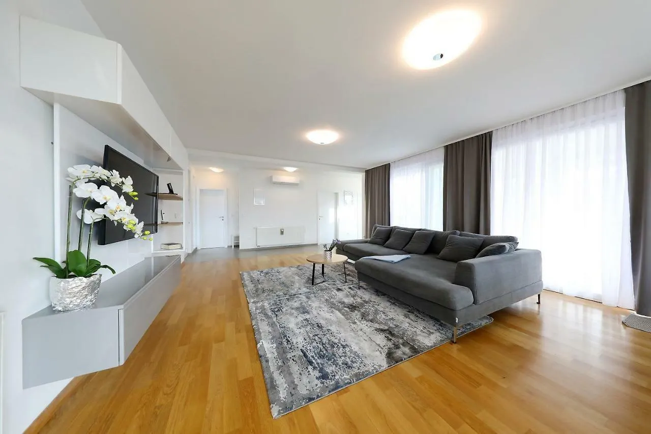 Villa Immortelle With Pool And Sea View Rovanjska