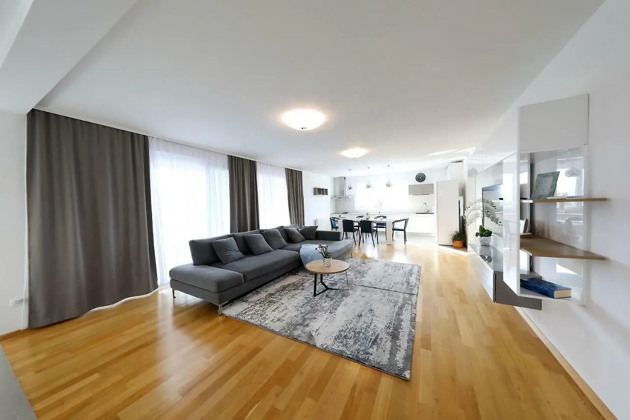 Villa Immortelle With Pool And Sea View Rovanjska