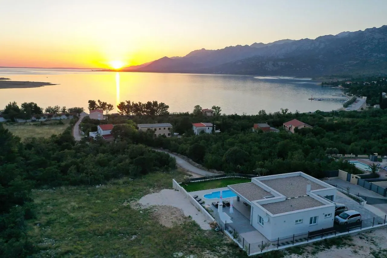 Villa Immortelle With Pool And Sea View Rovanjska